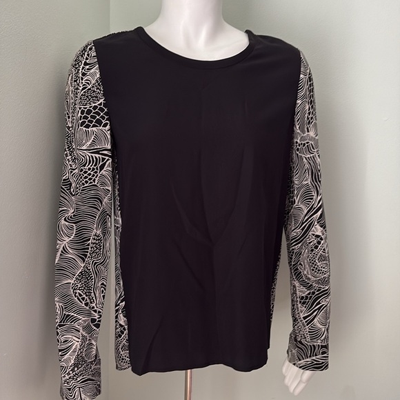Diane Von Furstenberg Animal Print Long Sleeve Silk Top Blouse size 2 - Picture 5 of 9